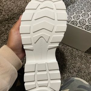 Black Alexander McQueens SIZE 40 IN MEN